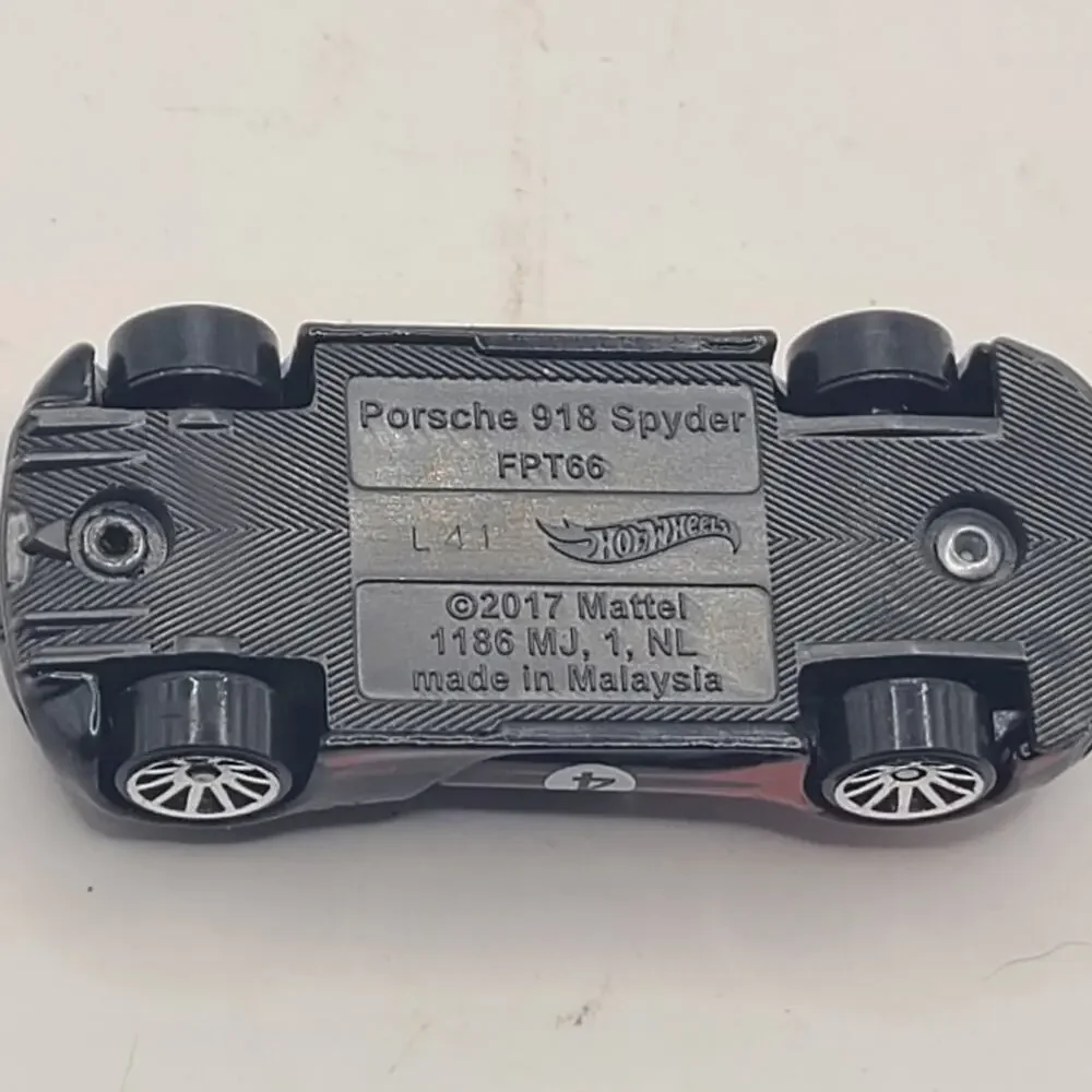 2018 HOT WHEELS PORSCHE 918 SPYDER #4 BLACK 1:64 DIECAST 2 3/4